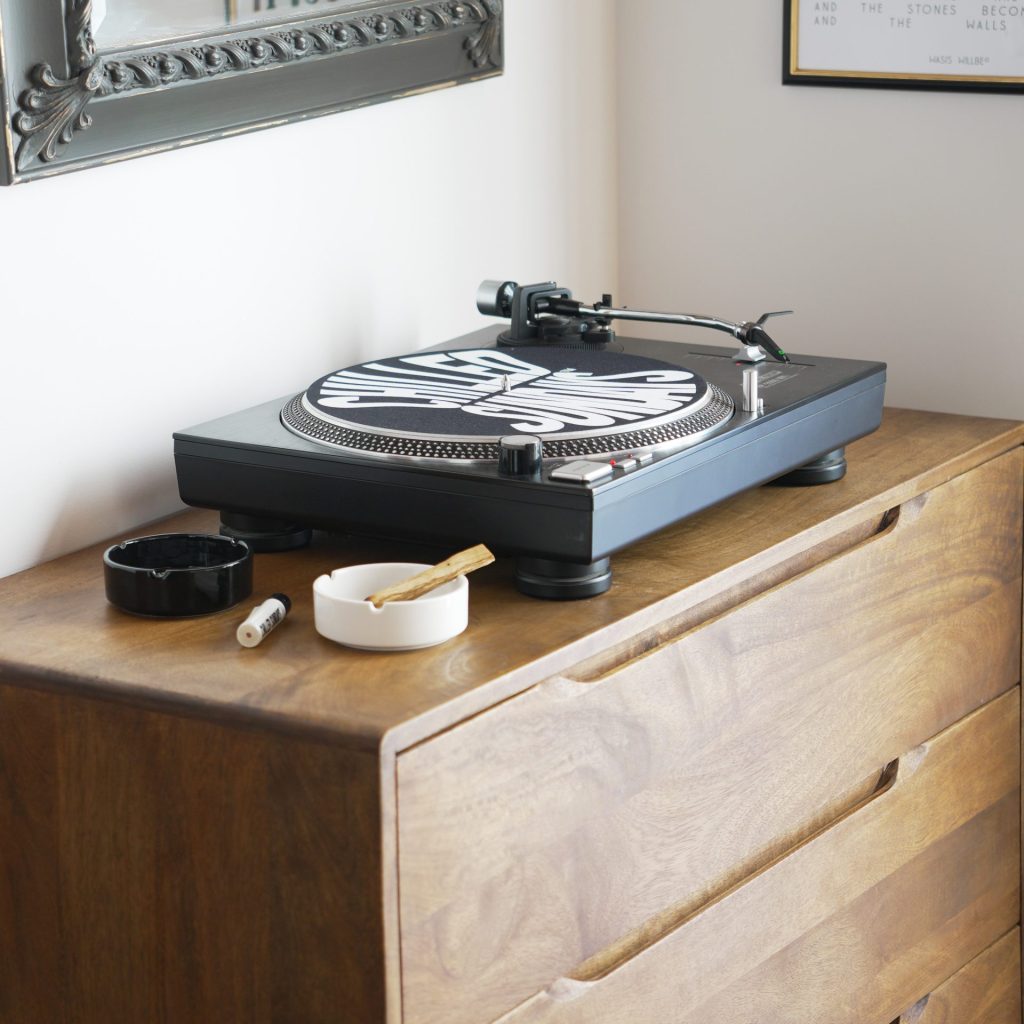 Chilled Sundays™ - Slipmat Minimal Logo_0002_DSC00137